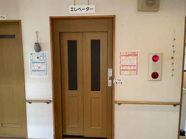 新館エレベーター